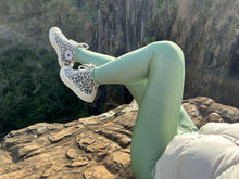 Load image into Gallery viewer, Treetop Leggings